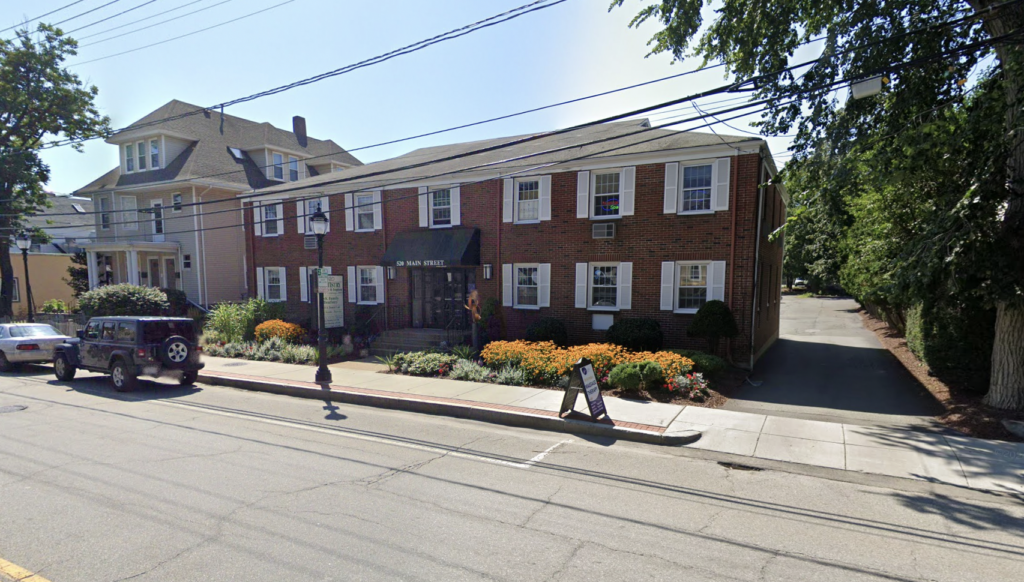 520 Main Street, Waltham, MA 02452. Property consists of 5 office units and 20 residential units. Listed, leased, and rented by Gelineau & Associates R.E.