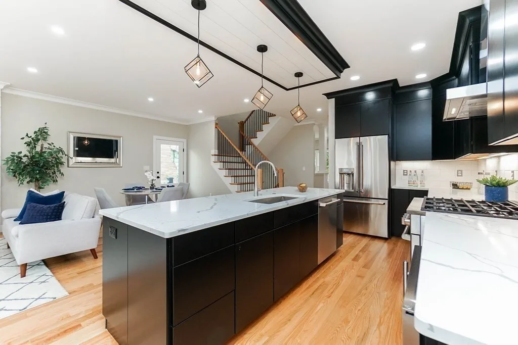 33 PEIRCE STREET 1, WALTHAM, MA 02453 Gelineau & Associates R.E